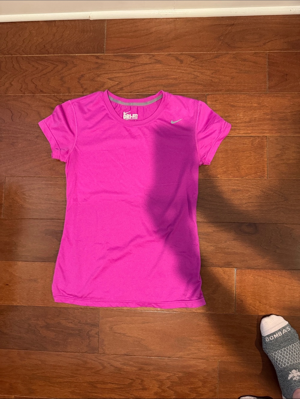 Nike womens Bright Pink Dri-FIT Short Sleeve Tee size small